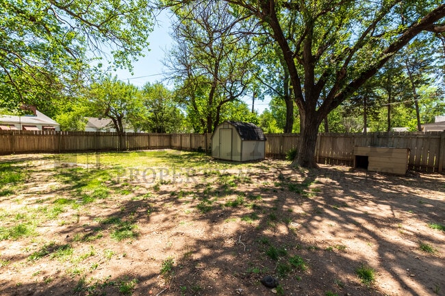 Building Photo - 5433 E Murdock St