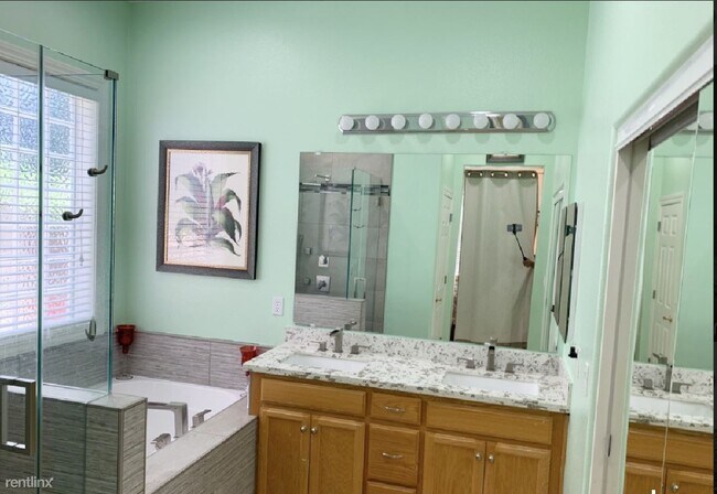 Building Photo - 4 br, 3.5 bath House - 4224 Foxford Way