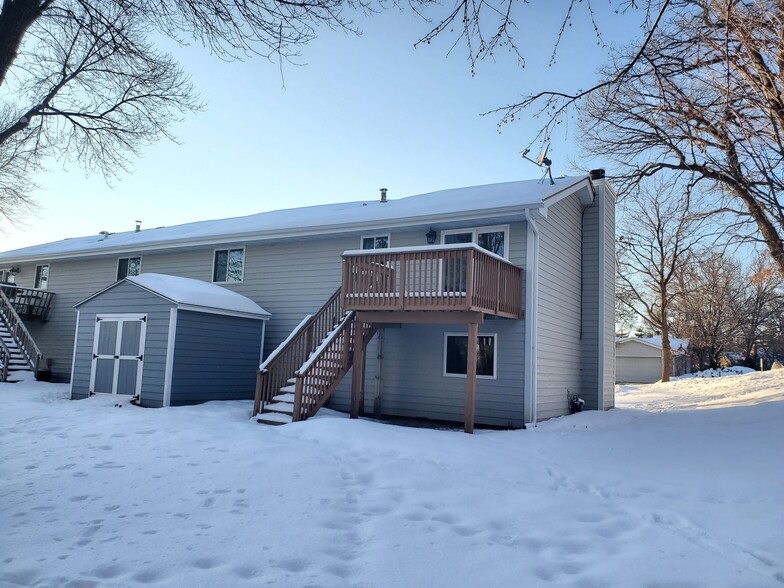 Deck with stairs to yard. - 2525 Cedar Hills Drive