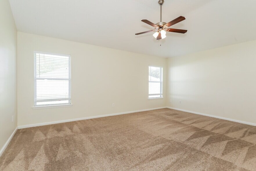 Building Photo - 3460 Live Oak Hollow Dr