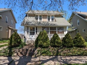 Building Photo - Large, spacious home for rent!