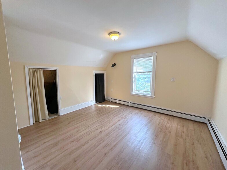 Building Photo - 145 College Ave