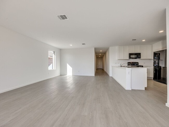 Building Photo - Brand New Home + Mustang Schools + 4 bedrooms + 2 car garage + All Appliances