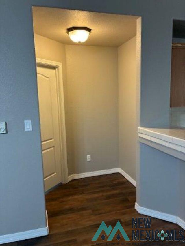 Building Photo - 2104 Hali Ln