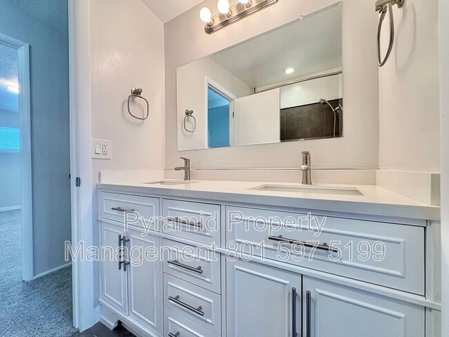 Building Photo - 3894 W Marcus Rd