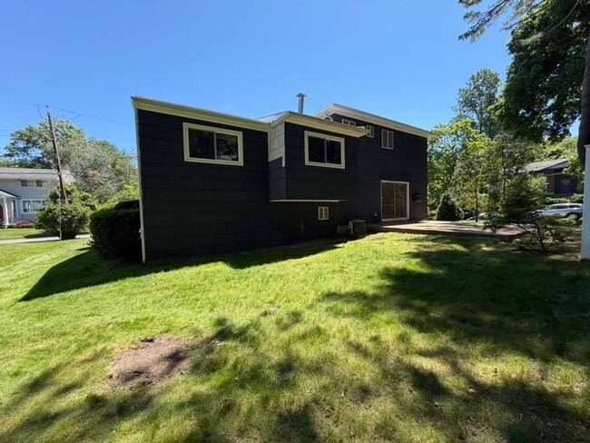 Building Photo - Spacious 4-Bedroom Home with Functional Layout, Backyard Access & Attached Garage