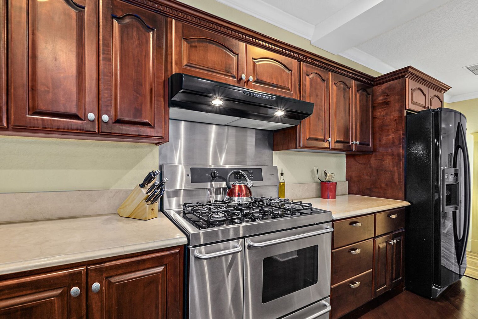 Building Photo - 92 Washington St