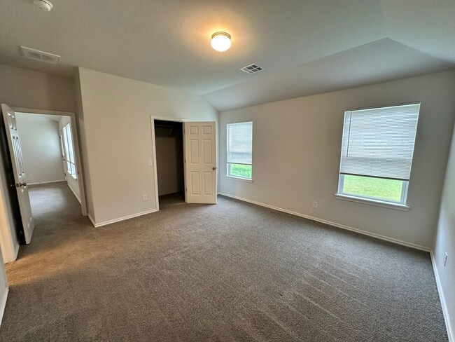 Building Photo - 3 Bed, 2 Bath Home for Rent in Yukon