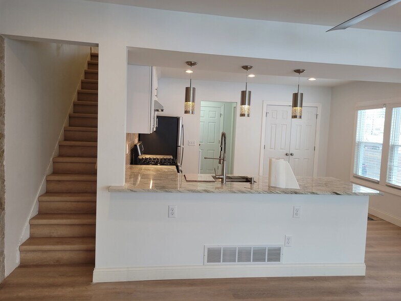 Building Photo - 3082 Norcott Dr