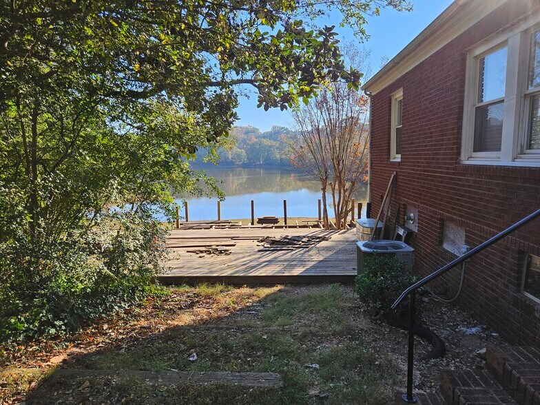 Building Photo - 202 Clemson St