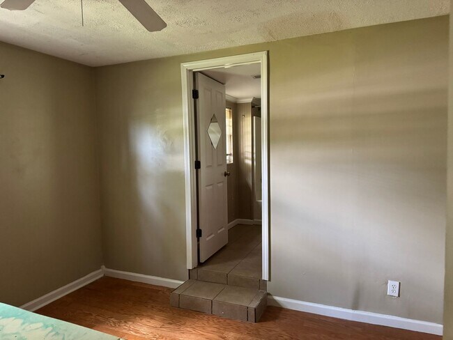 Building Photo - 121 Herty Dr