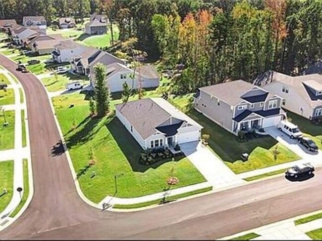 Building Photo - Ellington Downs Home! Top Rated Schools!