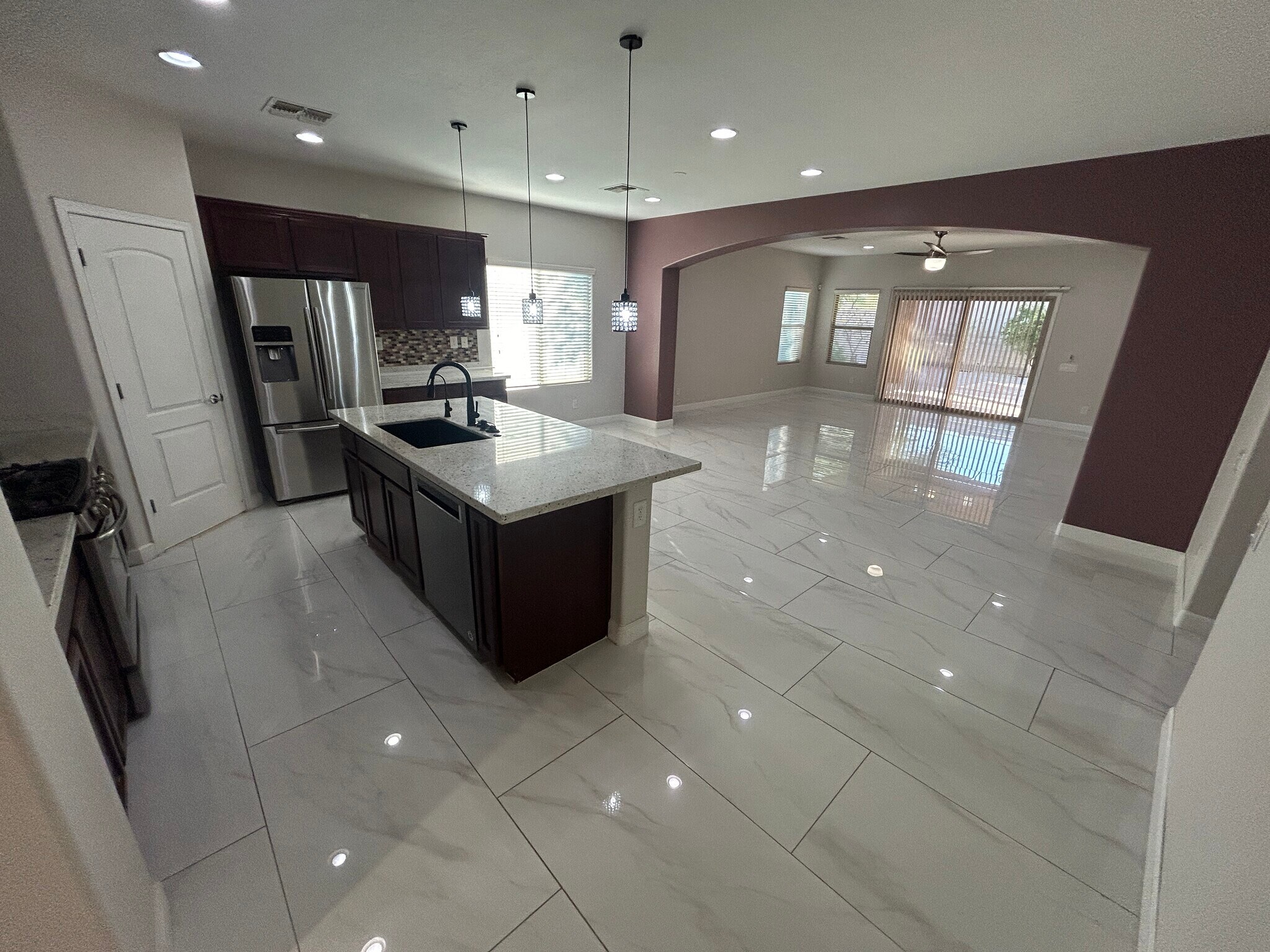 Building Photo - 10765 W Avenida del Rey