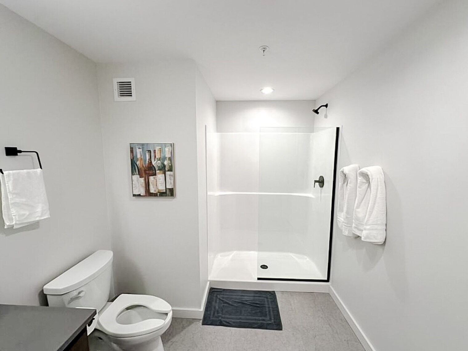 Building Photo - 403 W 4th St N