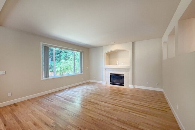 Building Photo - 5Bd/2.75Ba Sammamish Home