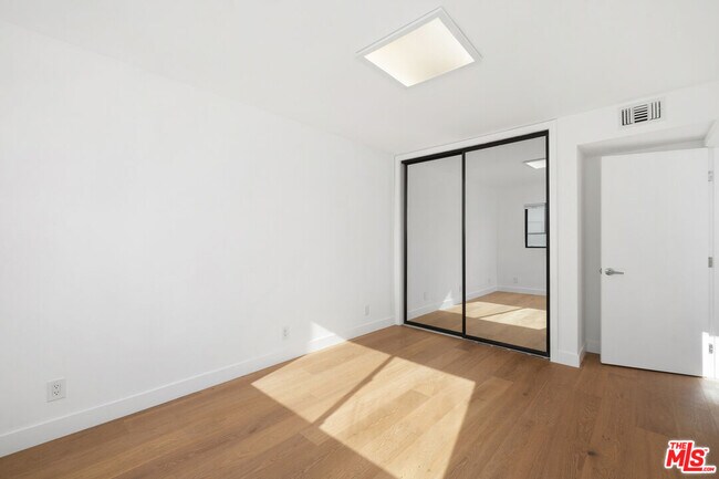 Building Photo - 234 S Tower Dr