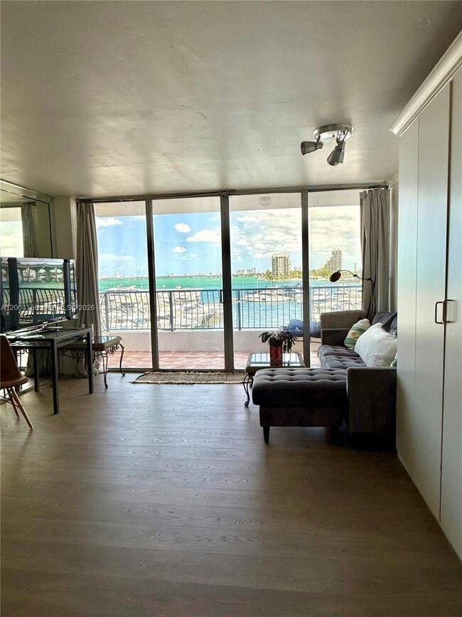 Building Photo - 555 NE 15th St