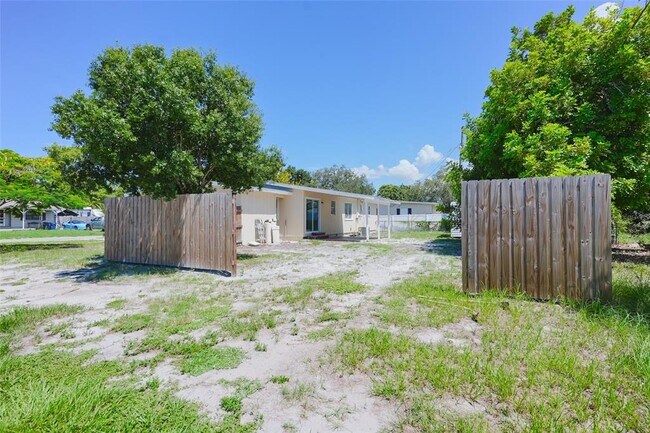 Building Photo - 6515 3rd St Ct W