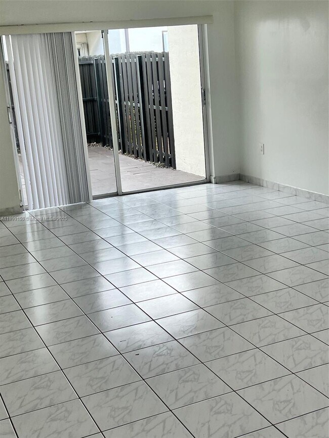 Building Photo - 1185 NW 125th Pl