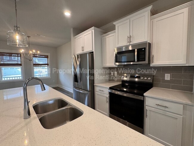 Building Photo - 1328 Barreto Dr