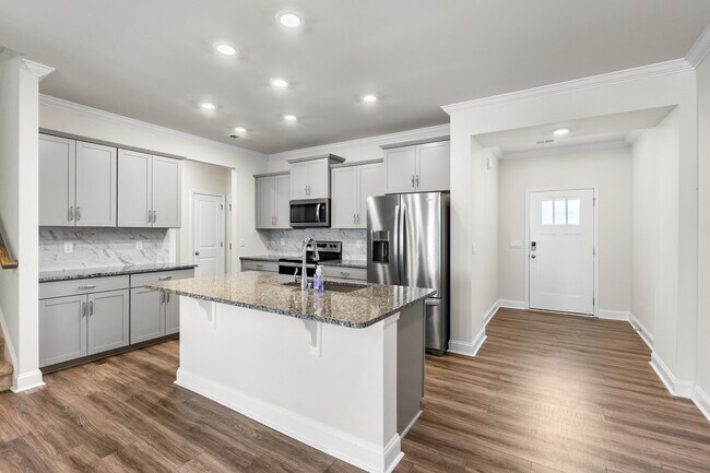 Building Photo - 313 Cub Ct