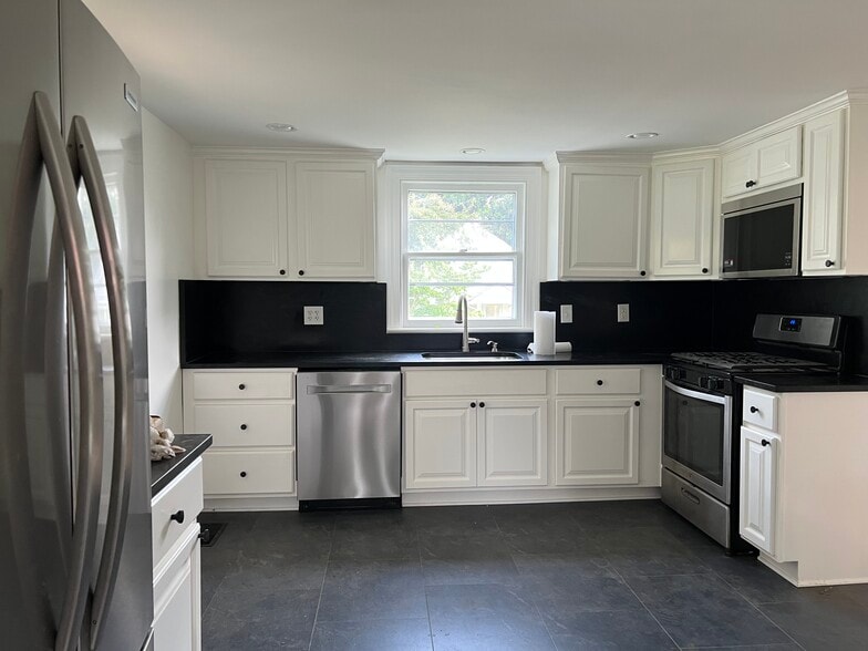 brand new kitchen - 719 Altavista Ave