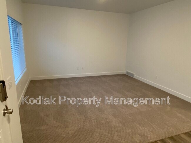 Building Photo - 1130 N 1920 W