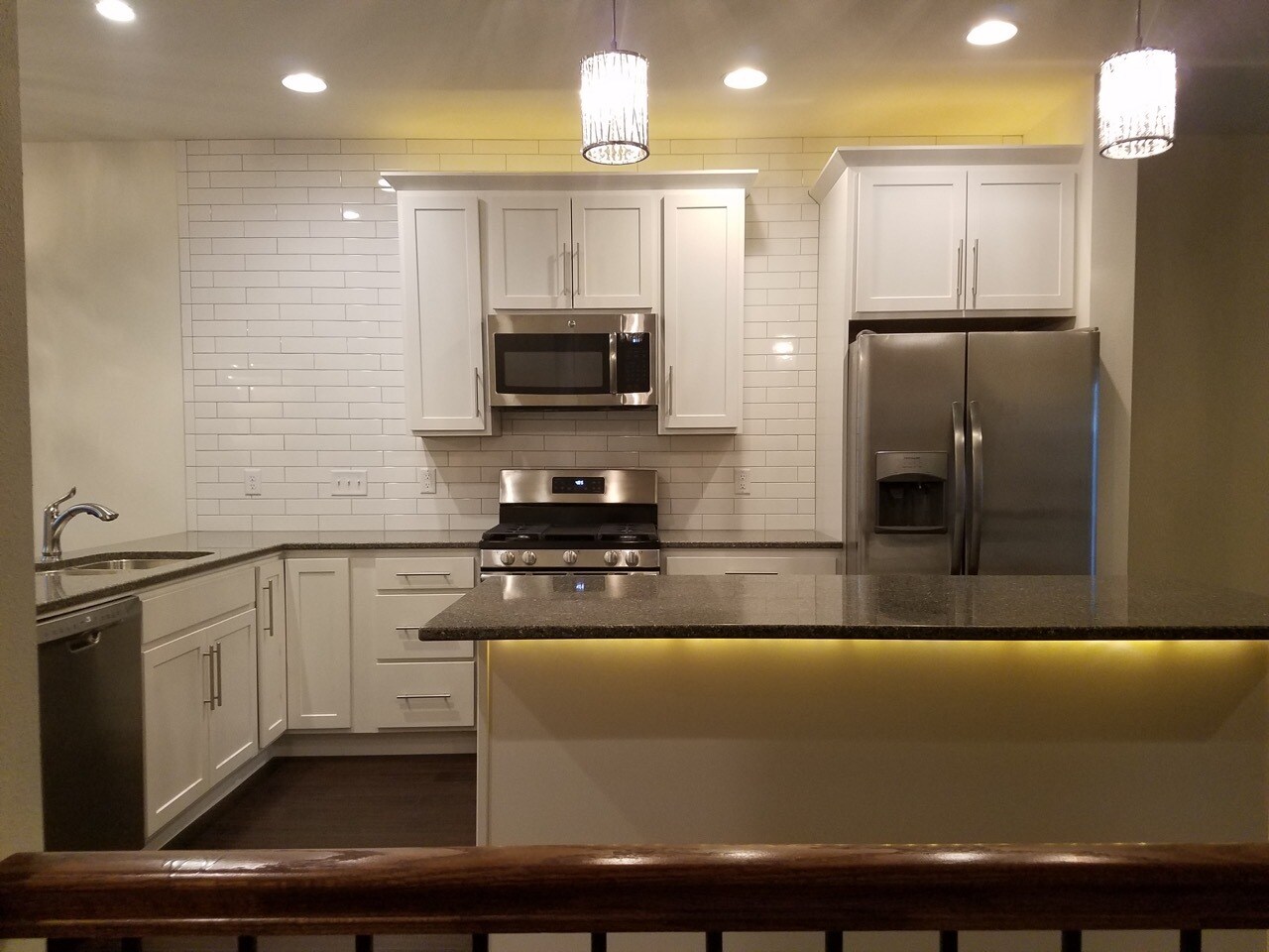 Building Photo - 1408 Sunset Ct