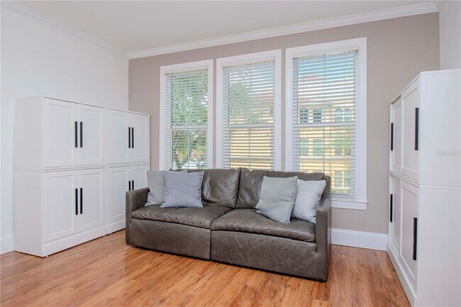 Building Photo - 2732 Via Murano