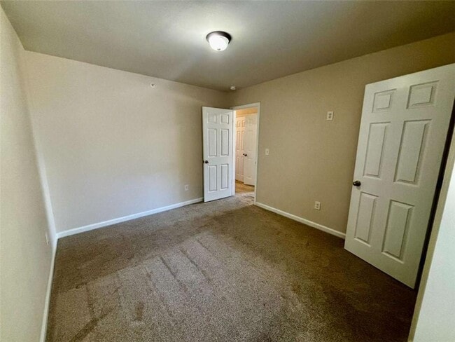 Building Photo - 637 Carlton Pointe Dr