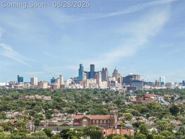 Building Photo - 5122 W Chicago