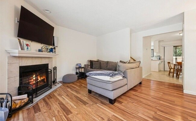 Building Photo - 2 bedroom condo with garage