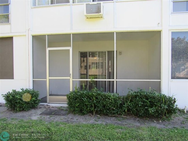 Building Photo - 93 Tilford S
