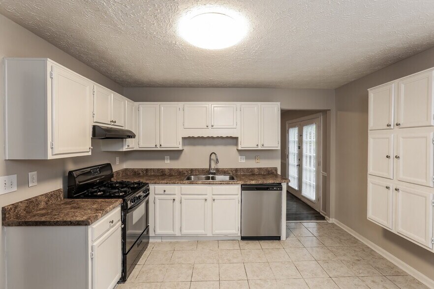 Building Photo - 5543 Dorsett Shoals Rd