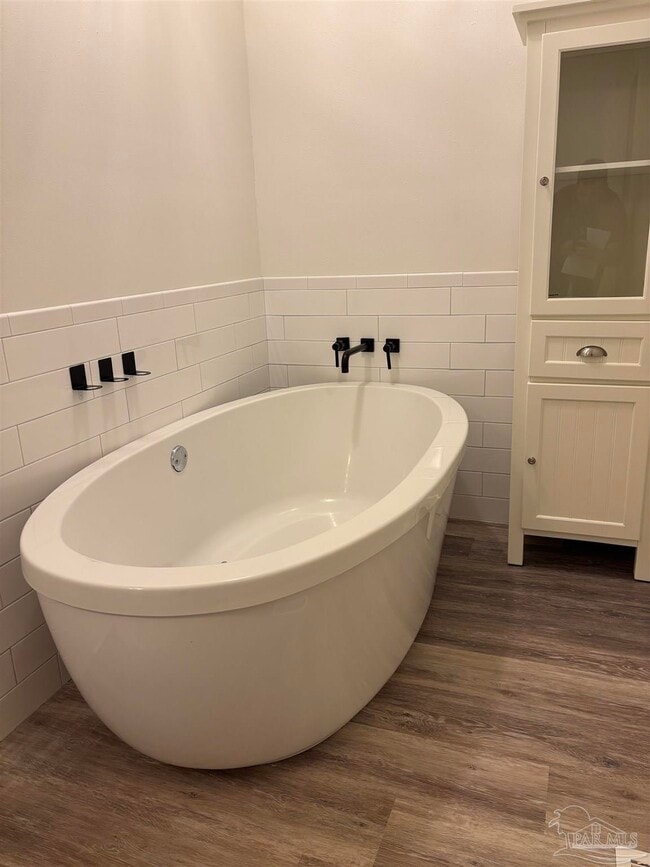 Building Photo - 4712 Huron Dr