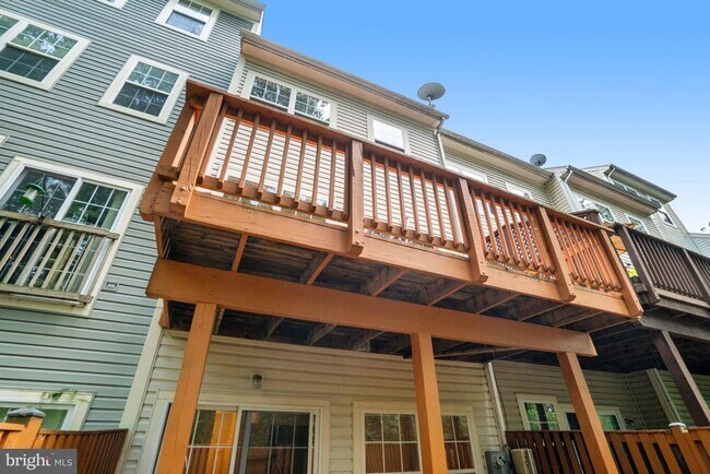 Building Photo - 6490 Tayack Pl