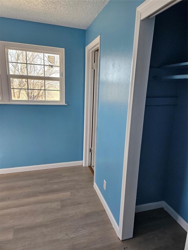 Building Photo - 33096 Squaretop Rd