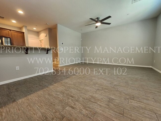 Building Photo - BEAUTIFUL 3 Bedroom WESTPARK CONDO IN SUMM...