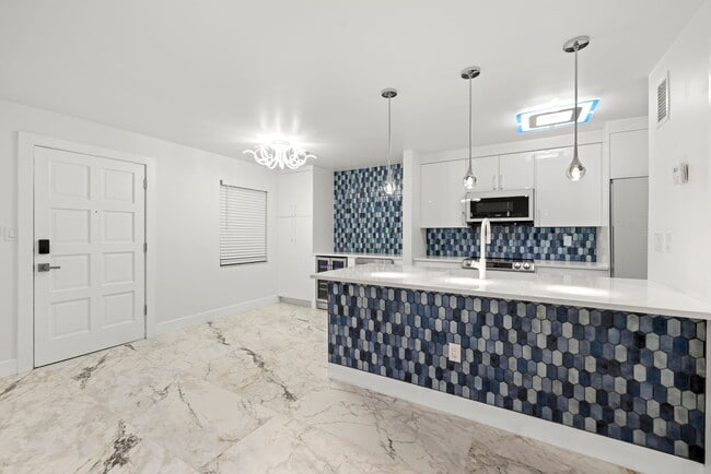 Building Photo - 5306 Santa Rosa Ct