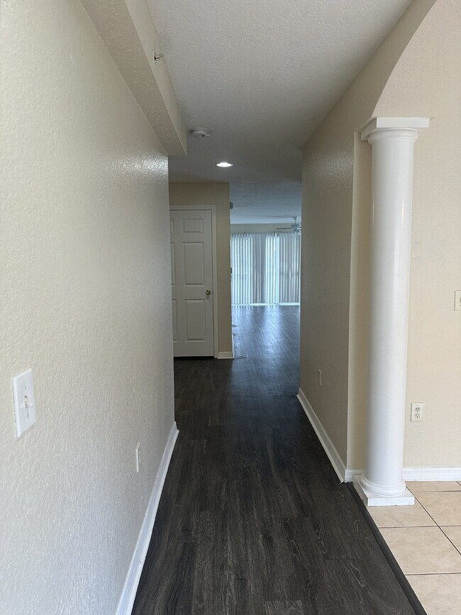 Building Photo - 2631 Emerald Lake Ct