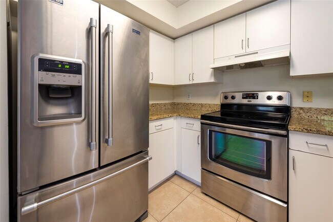 Building Photo - 4808 N State Rd 7