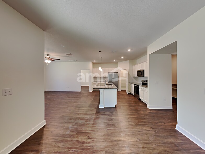 Building Photo - 33841 Night Lily Dr