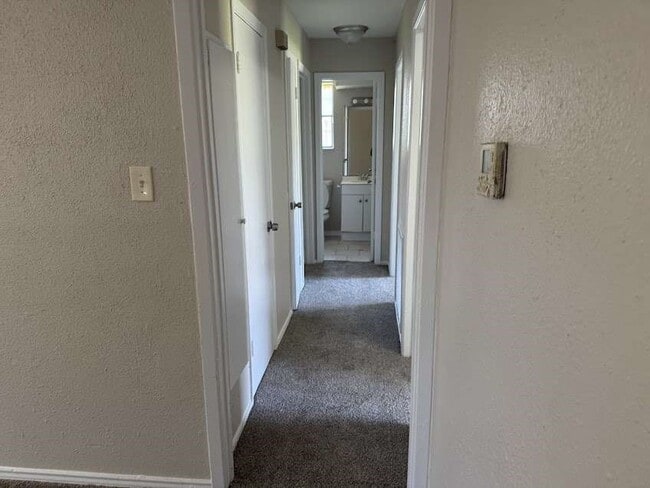Building Photo - 4931 E Ridge Creek Dr