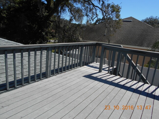 Building Photo - Seasonal Rental
