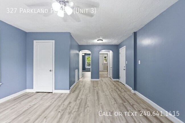 Building Photo - 327 Parkland Pl SE