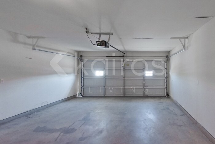 Building Photo - 405 Abu Bakar Dr