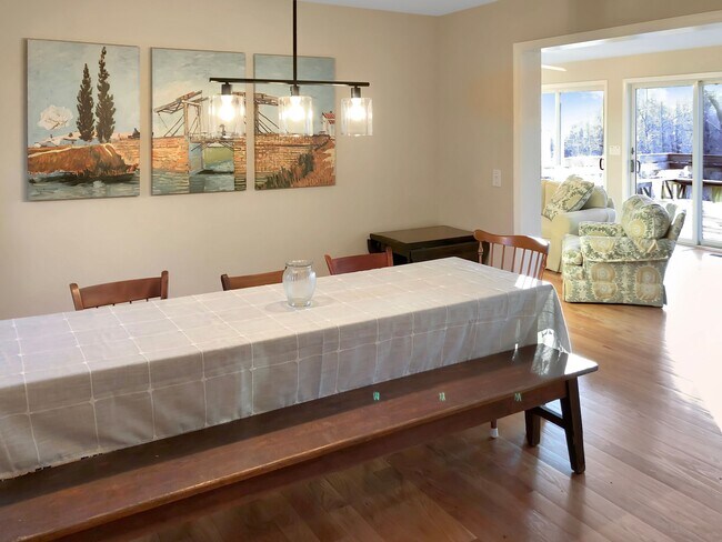 Building Photo - 12 Dogwood Ln