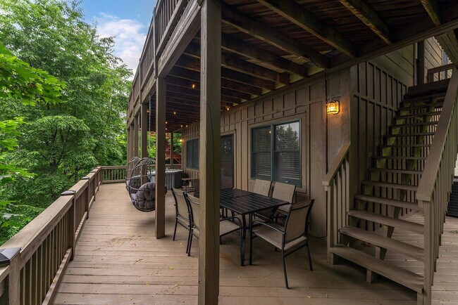 Building Photo - 49 Valley Dr