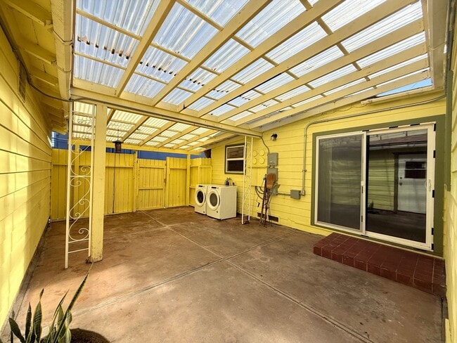 Building Photo - North Park 2/2+ Bonus room, garage and rea...