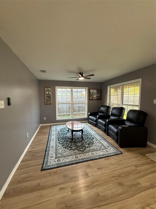 Building Photo - 1205 Thompson St